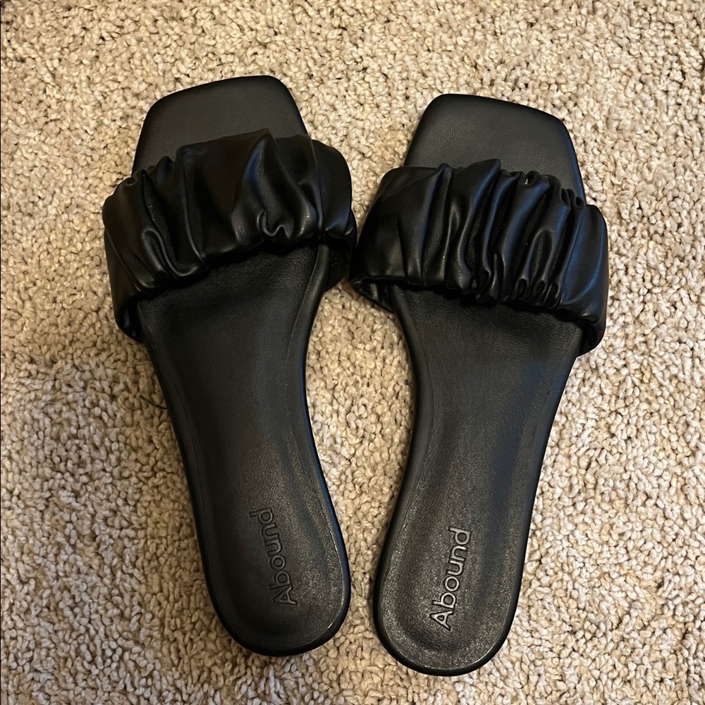 Abound Women's Black Ruffle Slide Sandals